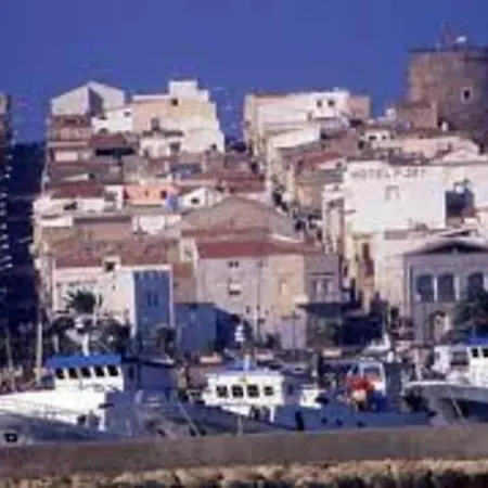 Hotel en barco Mon Amour ! Barca A Vela Calasetta