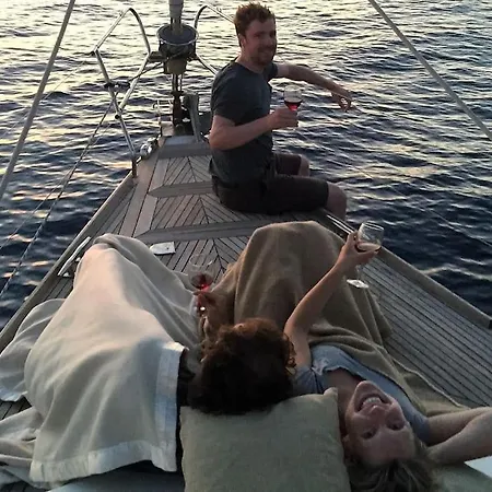 Mon Amour ! Barca A Vela Hotel en barco Calasetta