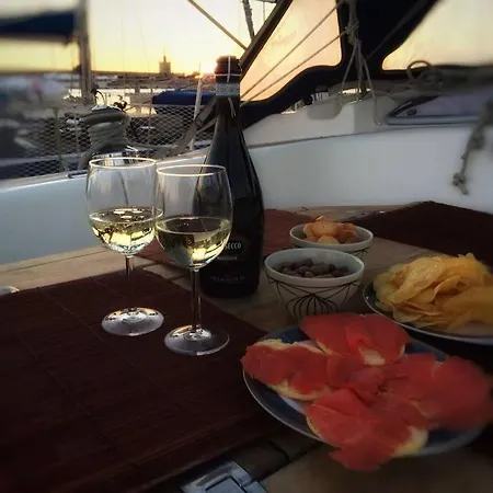 Hotel en barco Mon Amour ! Barca A Vela