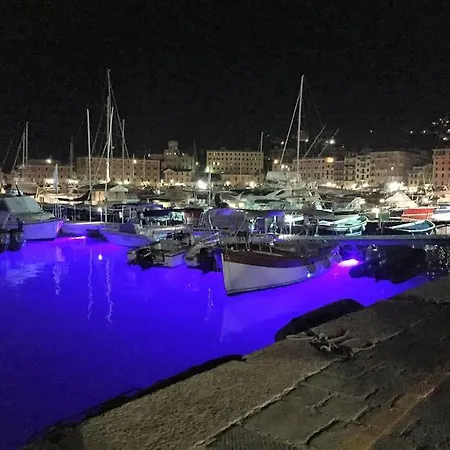 Botel Mon Amour ! Barca A Vela